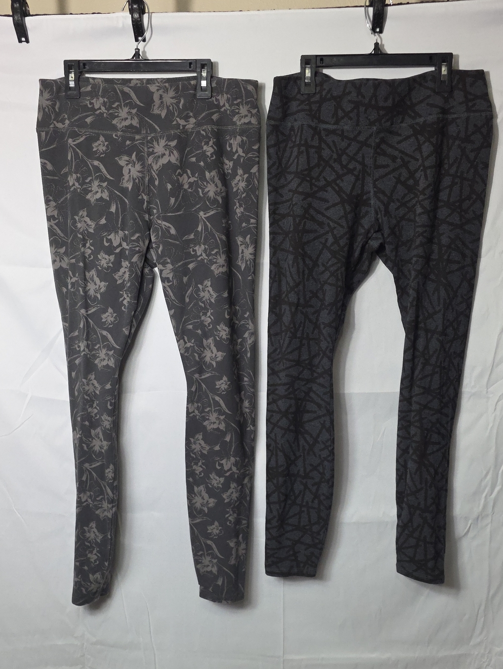 2 Whole Foods Pact Women’s Gray Patterned Leggings Floral & Abstract Size Large
